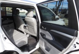 2015 Toyota Highlander - Image 25