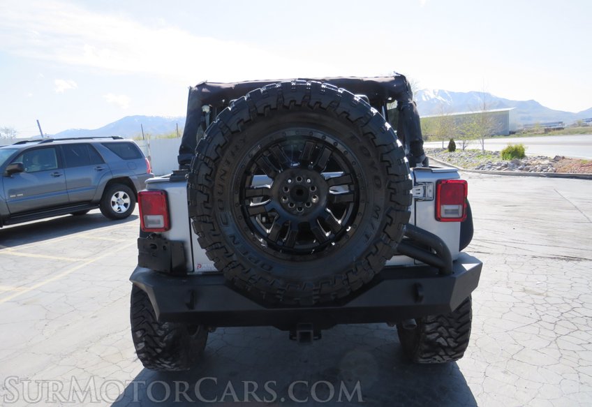 2016 Jeep Wrangler Unlimited - Image 11