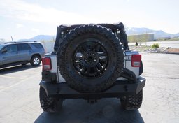 2016 Jeep Wrangler Unlimited - Image 11