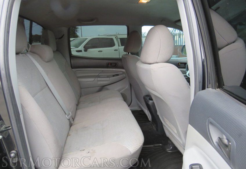 2013 Toyota Tacoma - Image 31