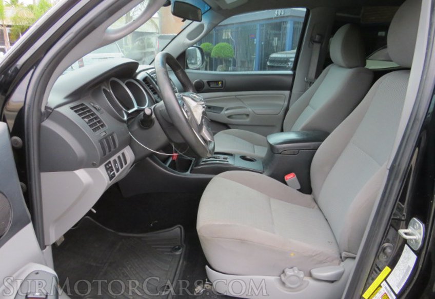 2013 Toyota Tacoma - Image 28