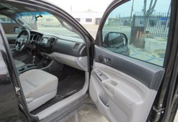 2013 Toyota Tacoma - Image 23