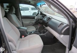 2013 Toyota Tacoma - Image 27