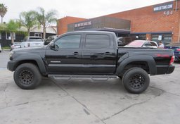2013 Toyota Tacoma - Image 12