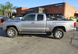 2020 Toyota Tacoma 4WD - Image 5