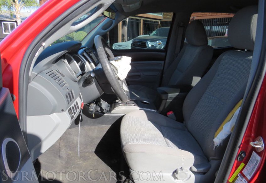 2014 Toyota Tacoma - Image 25