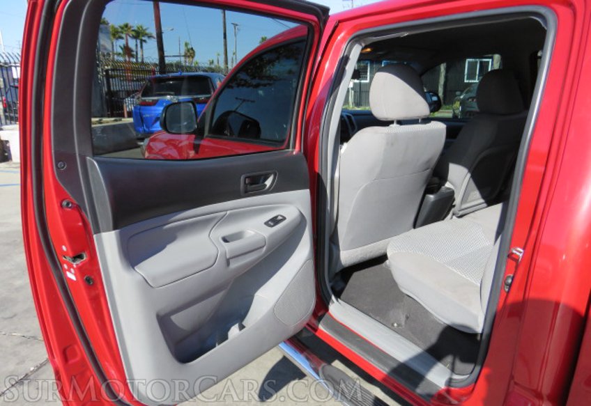 2014 Toyota Tacoma - Image 29