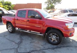 2014 Toyota Tacoma - Image 2