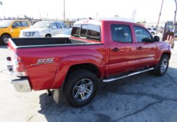 2014 Toyota Tacoma - Image 9