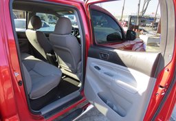 2014 Toyota Tacoma - Image 20