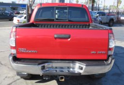 2014 Toyota Tacoma - Image 12