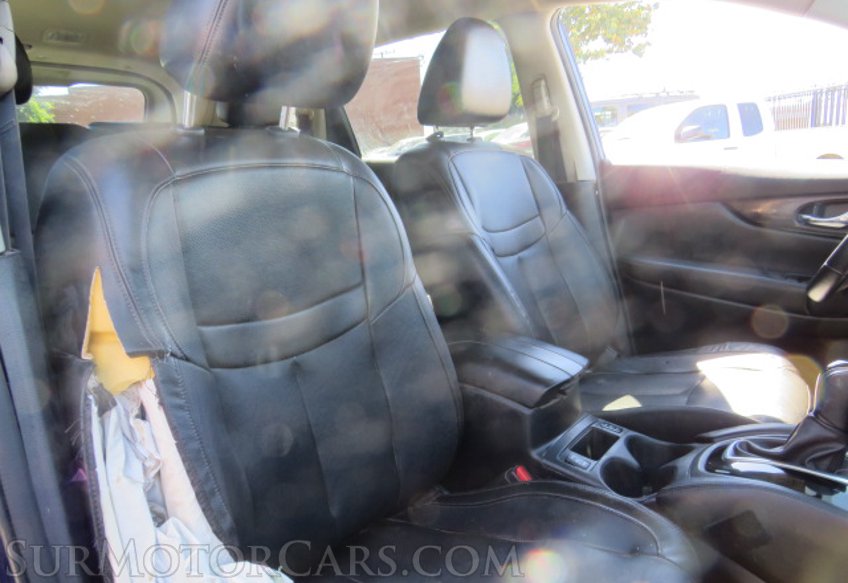 2018 Nissan Rogue - Image 21