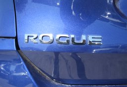 2018 Nissan Rogue - Image 16