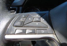 2018 Nissan Rogue - Image 28