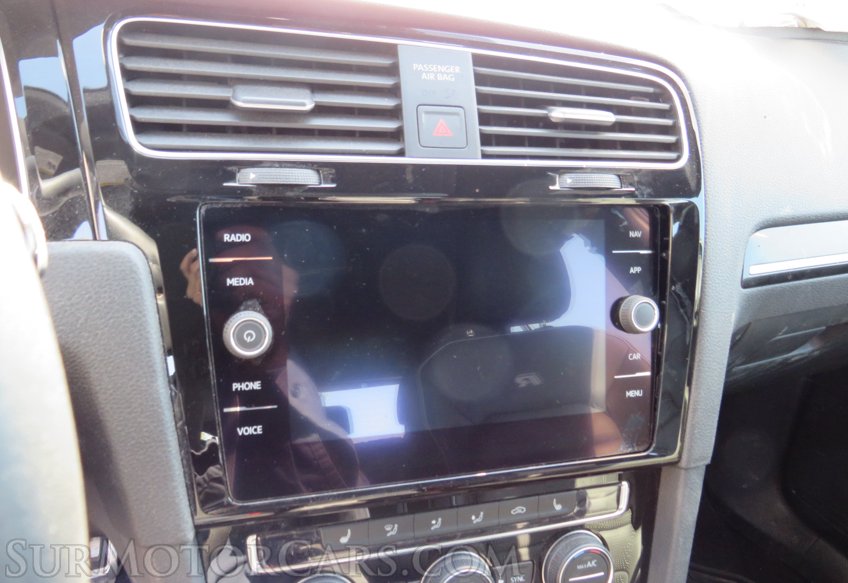 2019 Volkswagen Golf R - Image 38