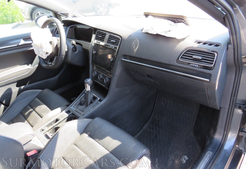 2019 Volkswagen Golf R - Image 25