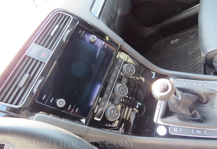 2019 Volkswagen Golf R - Image 33