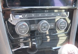 2019 Volkswagen Golf R - Image 40