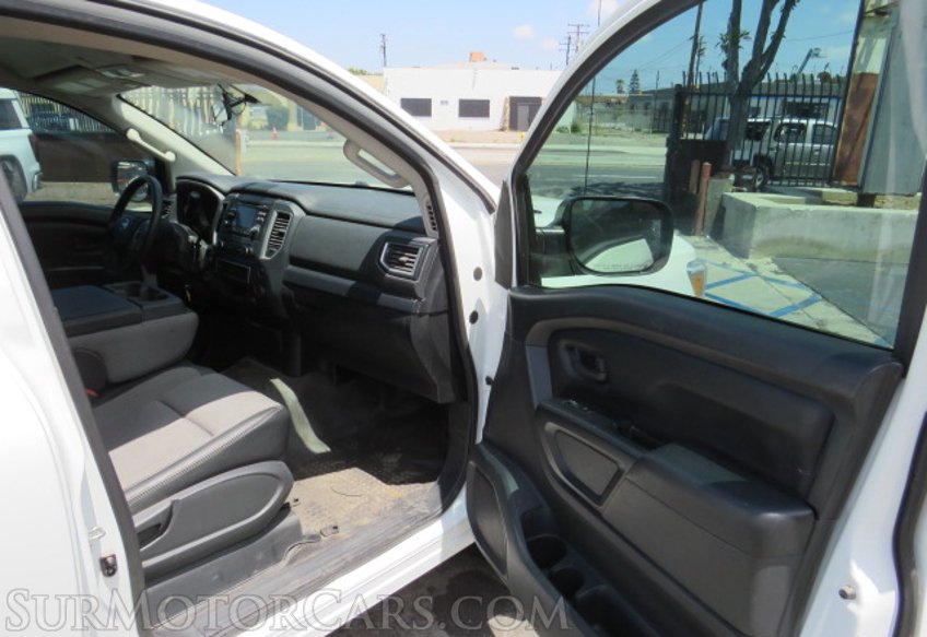 2017 Nissan Titan - Image 18