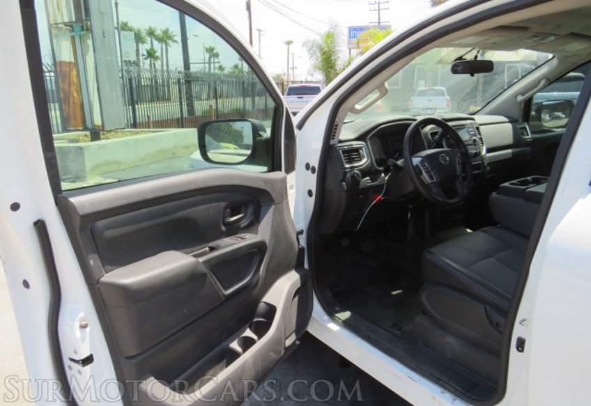 2017 Nissan Titan - Image 17