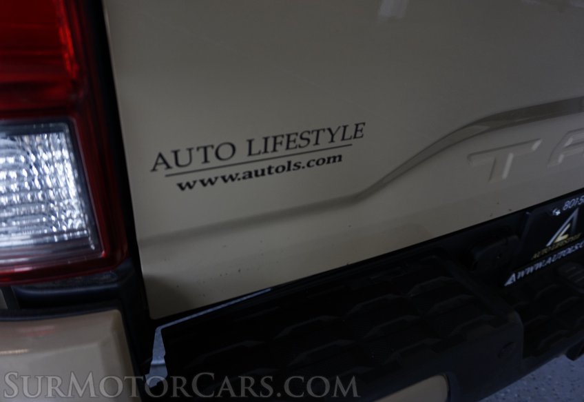 2017 Toyota Tacoma - Image 21