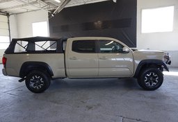 2017 Toyota Tacoma - Image 10