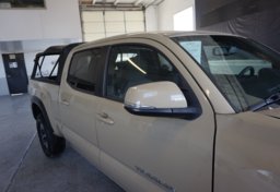 2017 Toyota Tacoma - Image 15