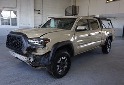 2017 Toyota Tacoma - Image 3