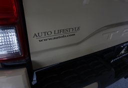 2017 Toyota Tacoma - Image 21