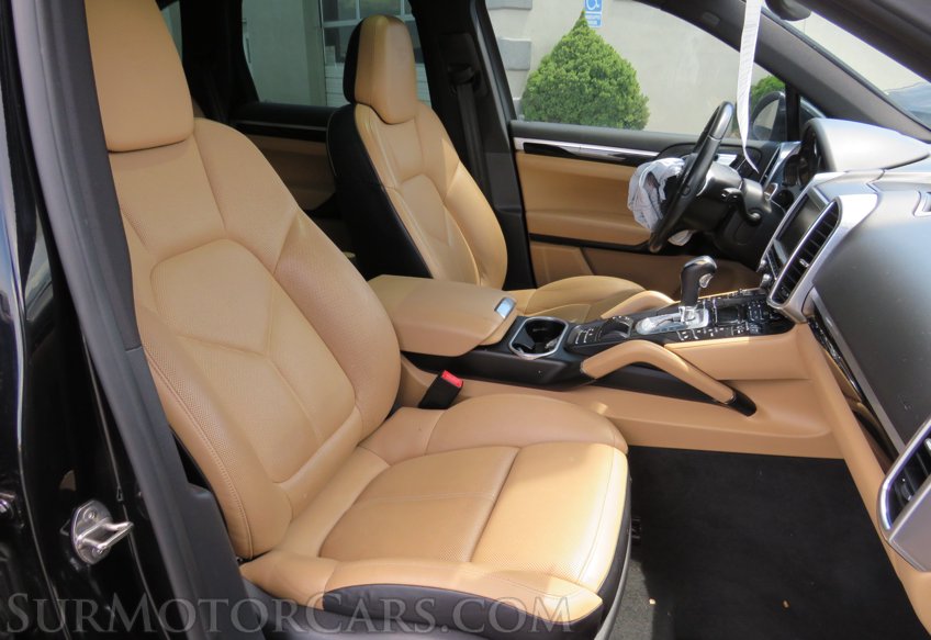 2014 Porsche Cayenne - Image 27