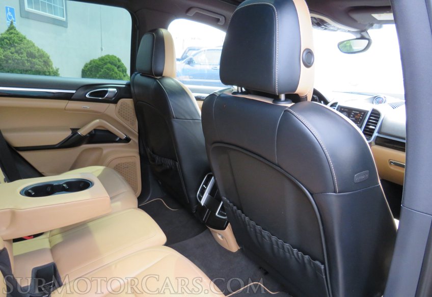 2014 Porsche Cayenne - Image 28