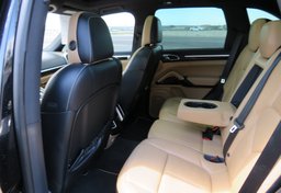 2014 Porsche Cayenne - Image 26