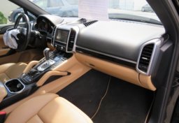 2014 Porsche Cayenne - Image 21