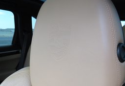 2014 Porsche Cayenne - Image 25