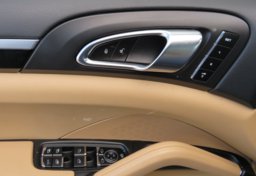 2014 Porsche Cayenne - Image 48