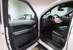 2019 Ford Expedition - Image 18