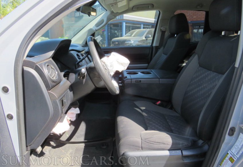 2018 Toyota Tundra - Image 25