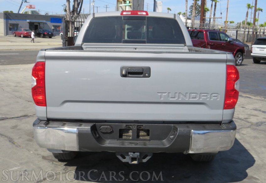 2018 Toyota Tundra - Image 12