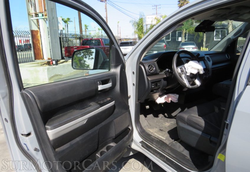 2018 Toyota Tundra - Image 21