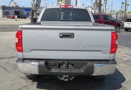 2018 Toyota Tundra - Image 12