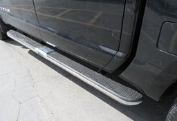 2017 Nissan Titan - Image 23