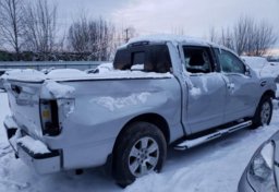 2017 Nissan Titan - Image 2