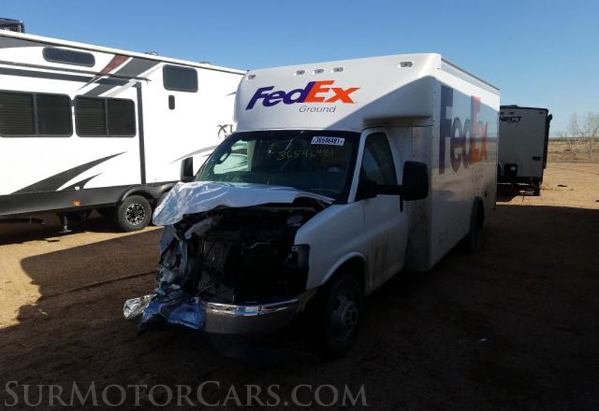 2019 GMC Savana Commercial Cutaway - Image 2