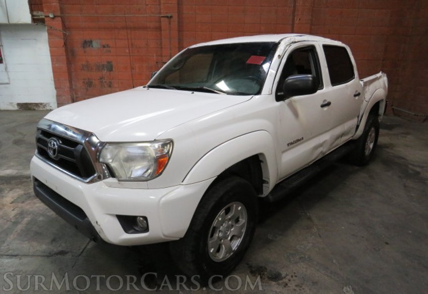 2015 Toyota Tacoma - Image 2