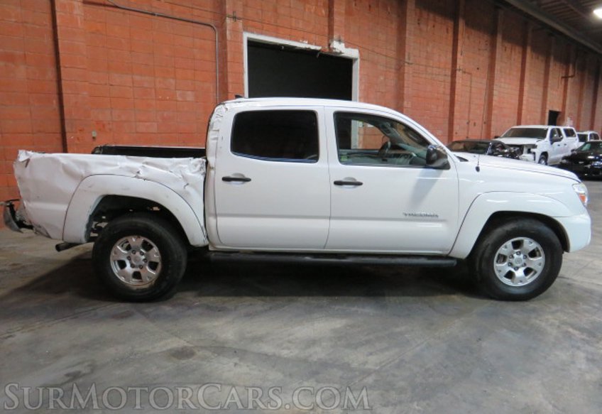 2015 Toyota Tacoma - Image 5