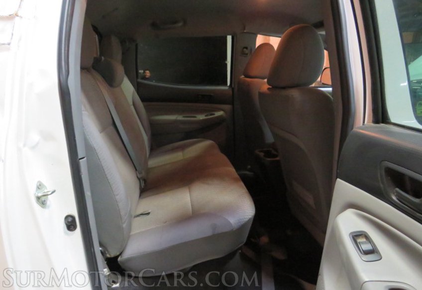 2015 Toyota Tacoma - Image 17