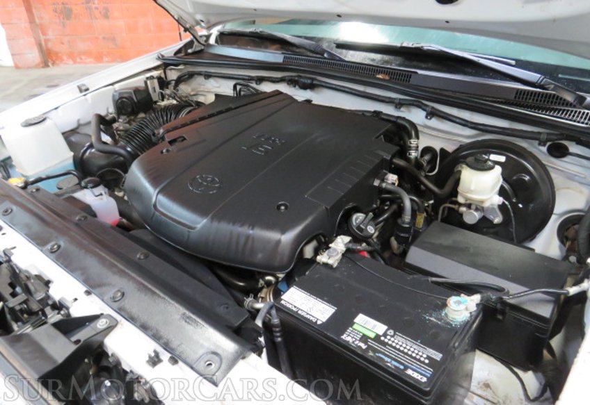 2015 Toyota Tacoma - Image 32