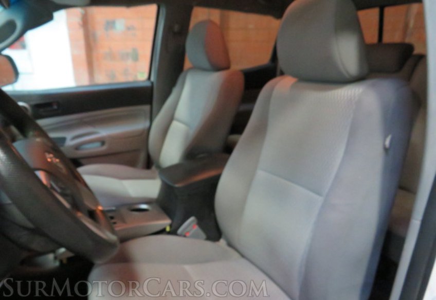 2015 Toyota Tacoma - Image 14