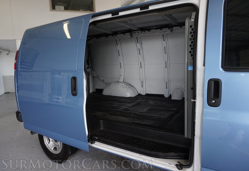 2022 Chevrolet Express - Image 22