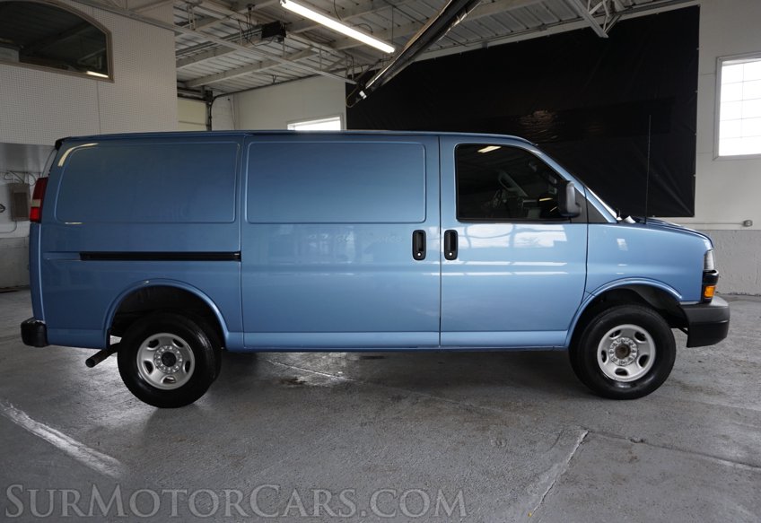 2022 Chevrolet Express - Image 10